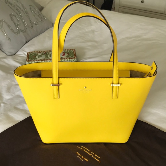 kate spade Handbags - Kate spade tote bag